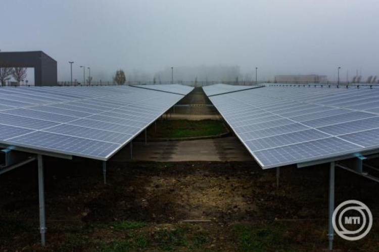 Lantos Csaba: Magyarország világelső a megtermelt villamosenergián belüli napenergia arányában