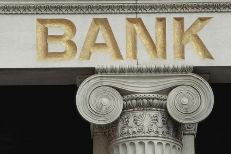 Vizsgálat indult Svájcban nyolc bank ellen