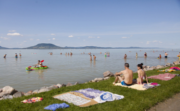 Már lehet nevezni az augusztusi Balaton-átevezésre