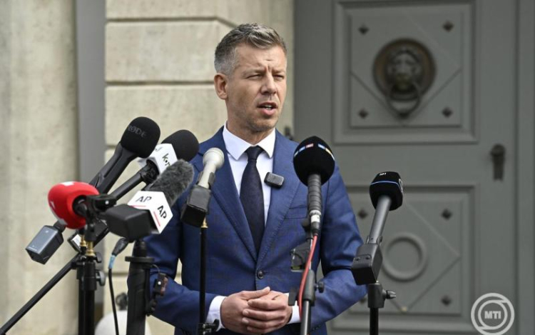 Magyar Péter lemondásra szólította fel a köztársasági elnököt