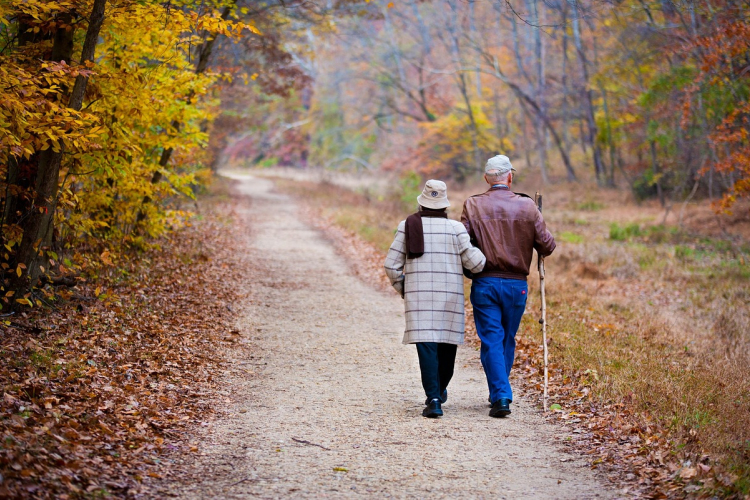 Anyagi kényszer, infláció, bizonytalanság – milyen nyugdíjas évekre számítanak a középkorúak?