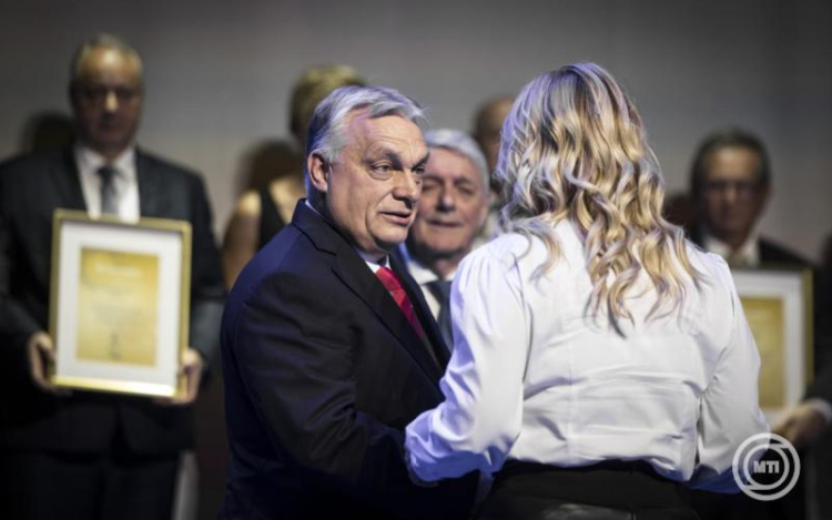 Orbán Viktor szerint Magyarországon a háború vesztésre, a vállalkozók győzelemre állnak