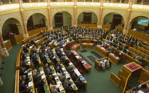 Hétfőn kezdődik a parlament tavaszi ülésszaka